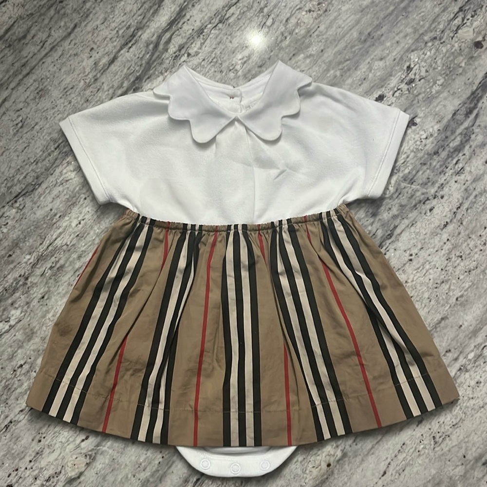 Burberry infant bodysuit dress size 1 month
